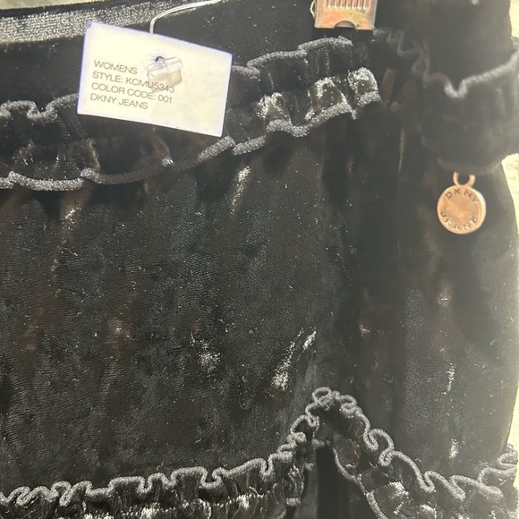 NEW DKNY Jeans black velvet ruffled skirt, size small. New with tag! - Picture 4 of 8